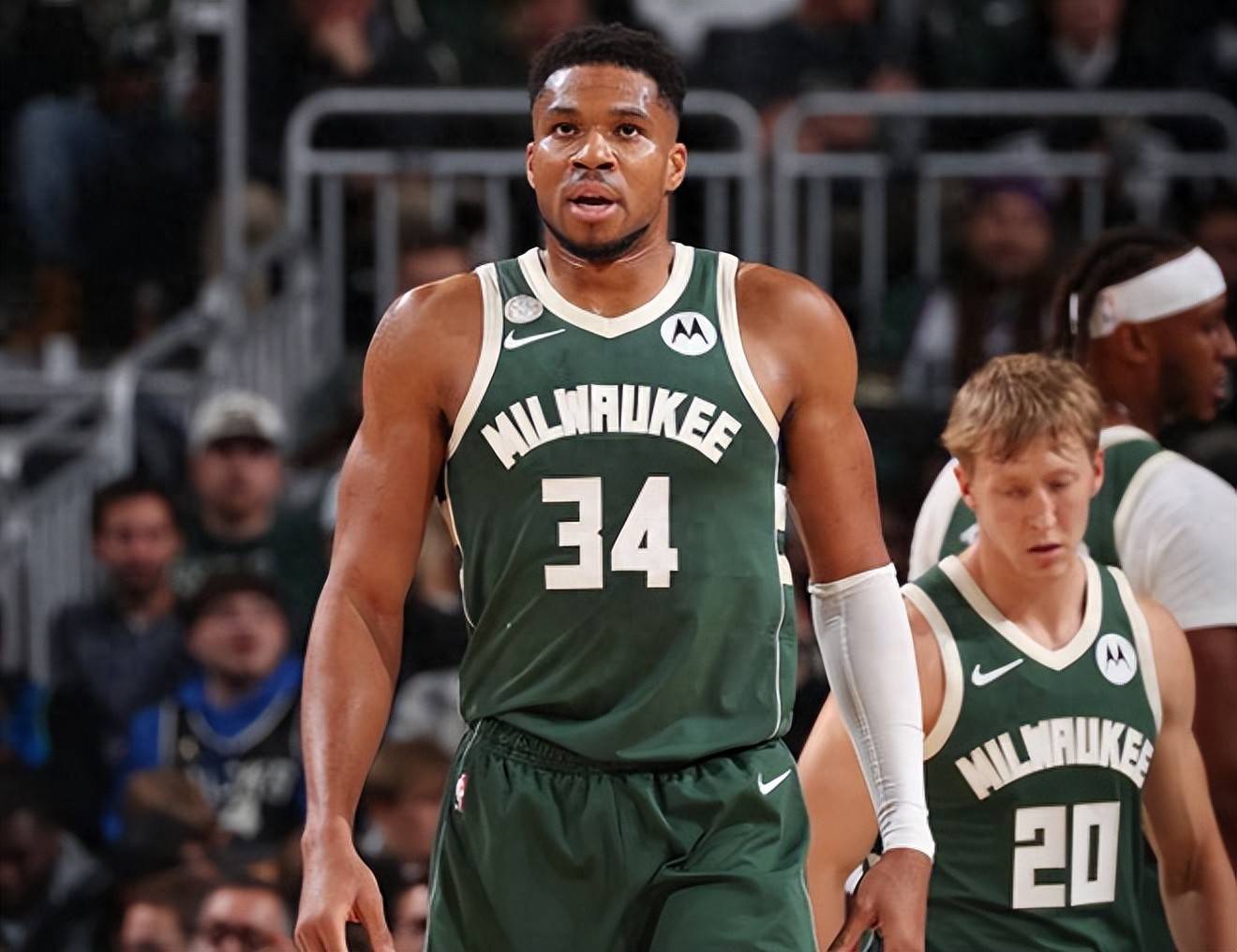 关于雄鹿遭逆转，东部决赛晋级失利的信息