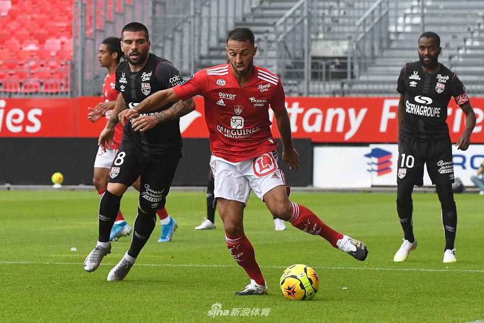 甘冈主场不敌布雷斯特，遭遇惨败