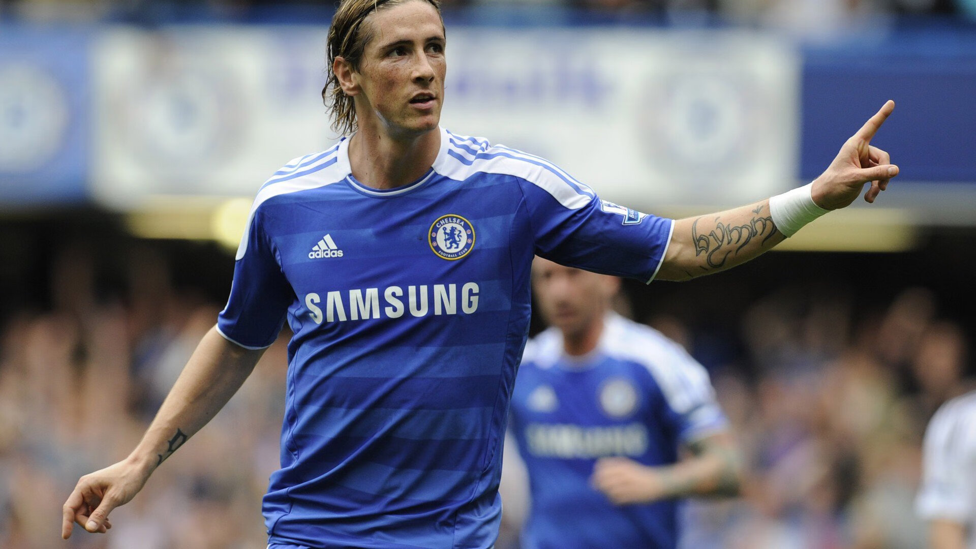 孤勇者的战歌，阿隆索以凡人之躯扛起雷诺，碾压红色巨人的神话